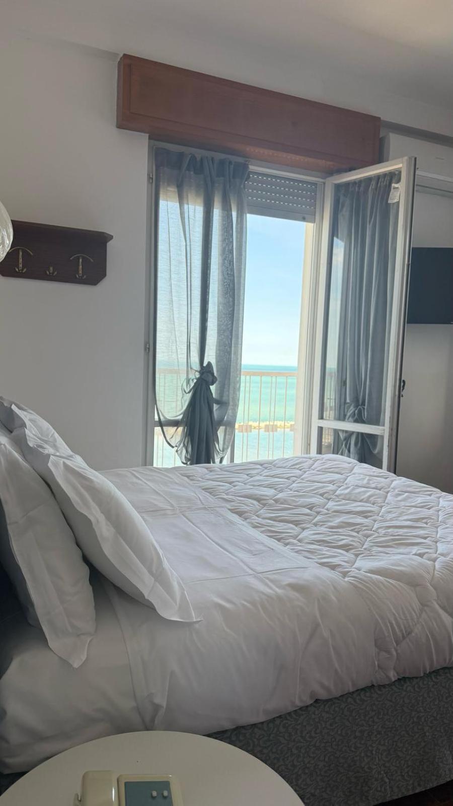 فندق Diplomat Marine كاتوليكا المظهر الخارجي الصورة